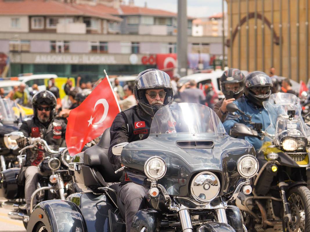 Erdal Beşikcioğlu’ndan 19 Mayıs’a özel kortej: TürkChopper ile Anıtkabir'e saygı yolculuğu 1